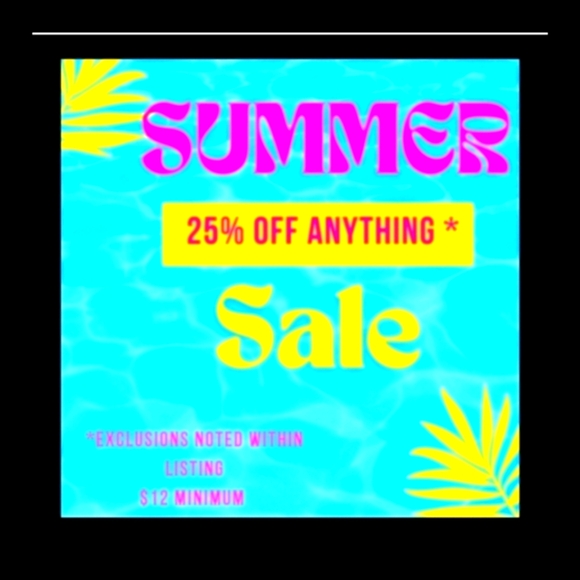 WAS $48 Women’s printed graphic t-shirt size xxl short sleeve nwot - Picture 11 of 12